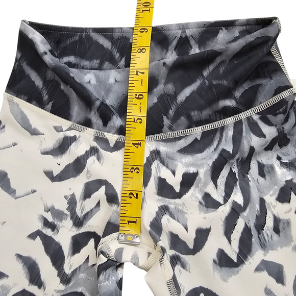 NWT Lululemon Leggings Womens Size 2 Wunder Under Crop II White Gray Stretch - Picture 12 of 12